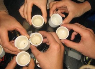 Mơ thấy uống rượu đánh con nào chuẩn nhất để có nhiều tiền? Nằm mơ thấy uống rượu là điềm báo gì?